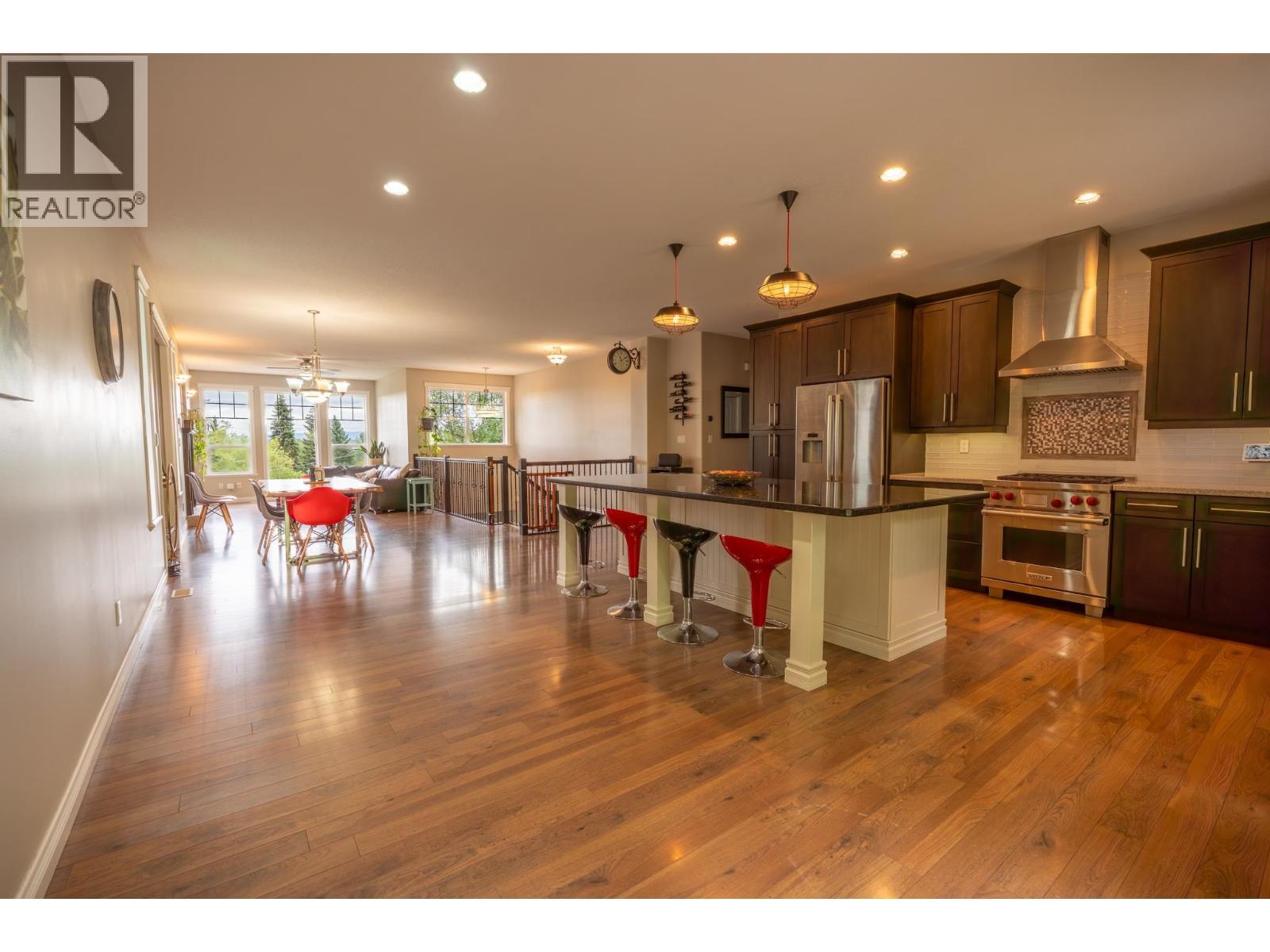 3065 Charella Place, Prince George, BC - Indoor Photo Showing Kitchen With Upgraded Kitchen