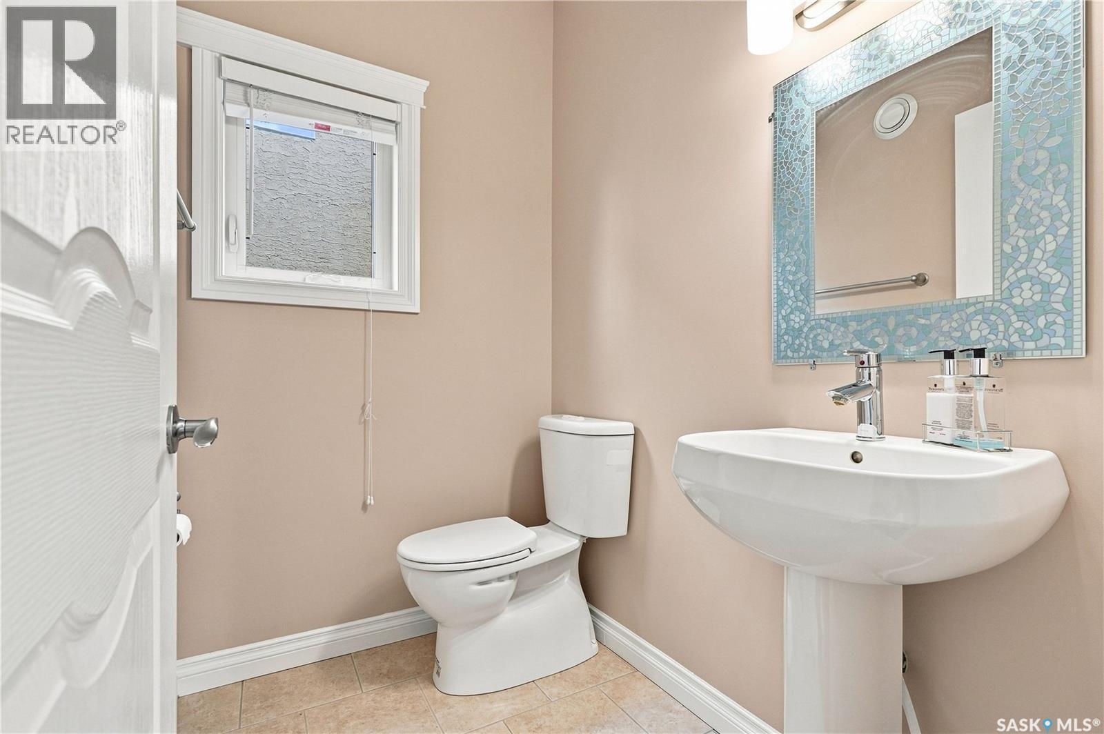 315 Waters Crescent, Saskatoon, SK - Indoor Photo Showing Bathroom