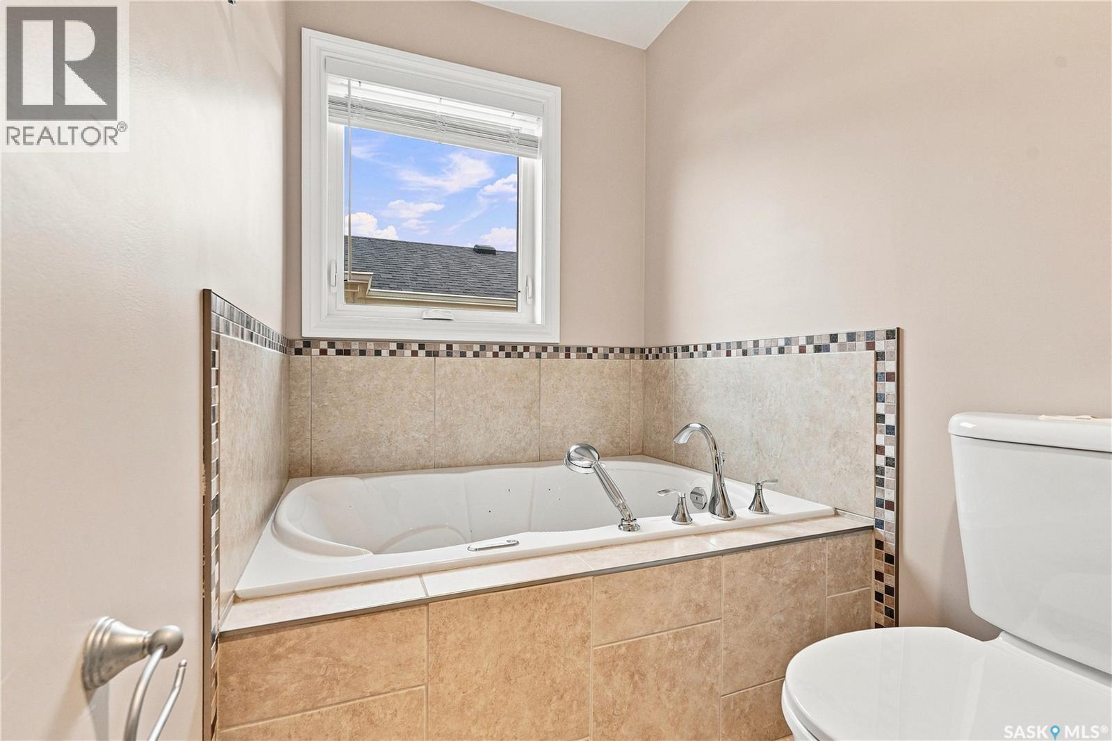 315 Waters Crescent, Saskatoon, SK - Indoor Photo Showing Bathroom