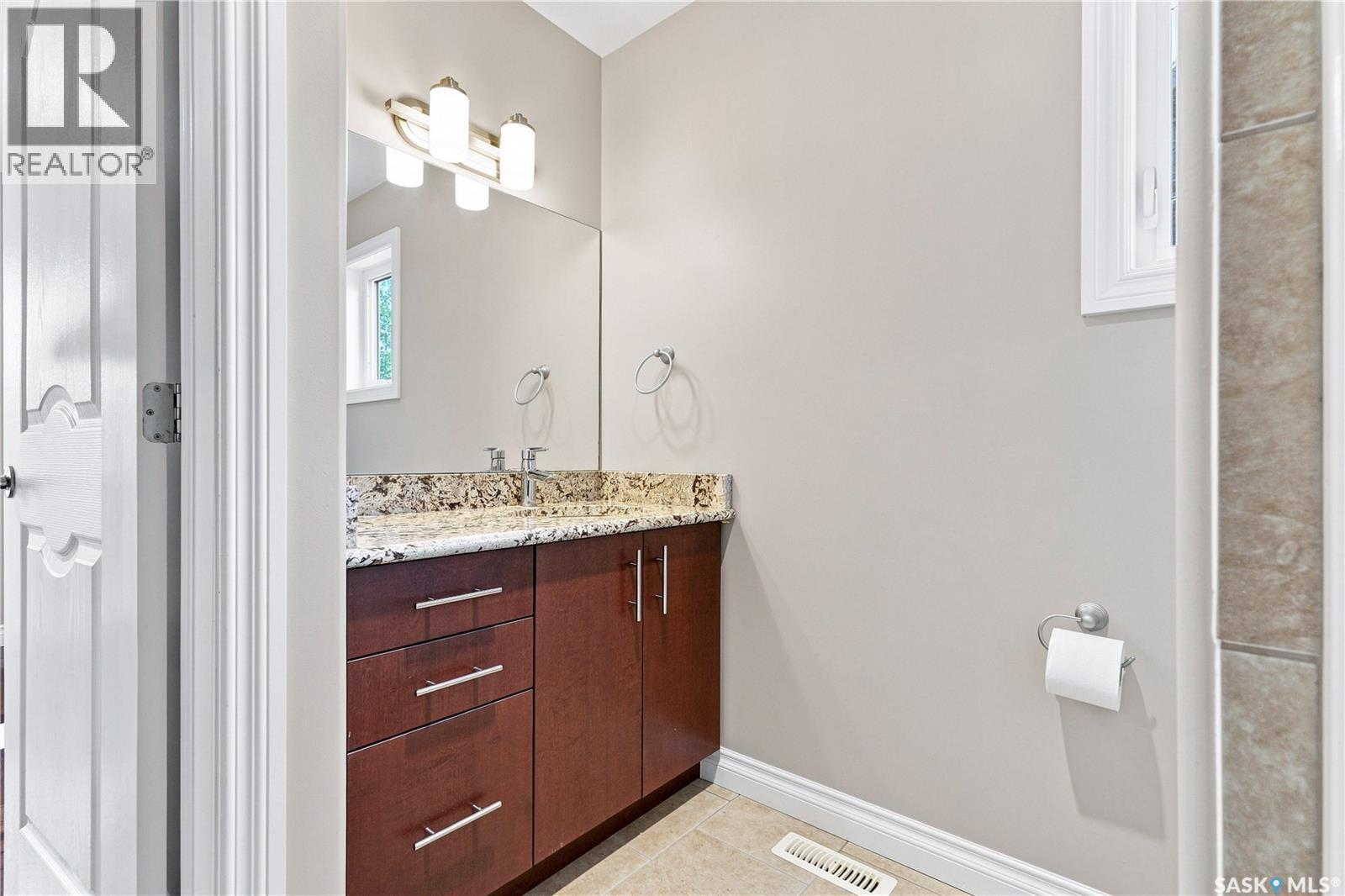 315 Waters Crescent, Saskatoon, SK - Indoor Photo Showing Bathroom