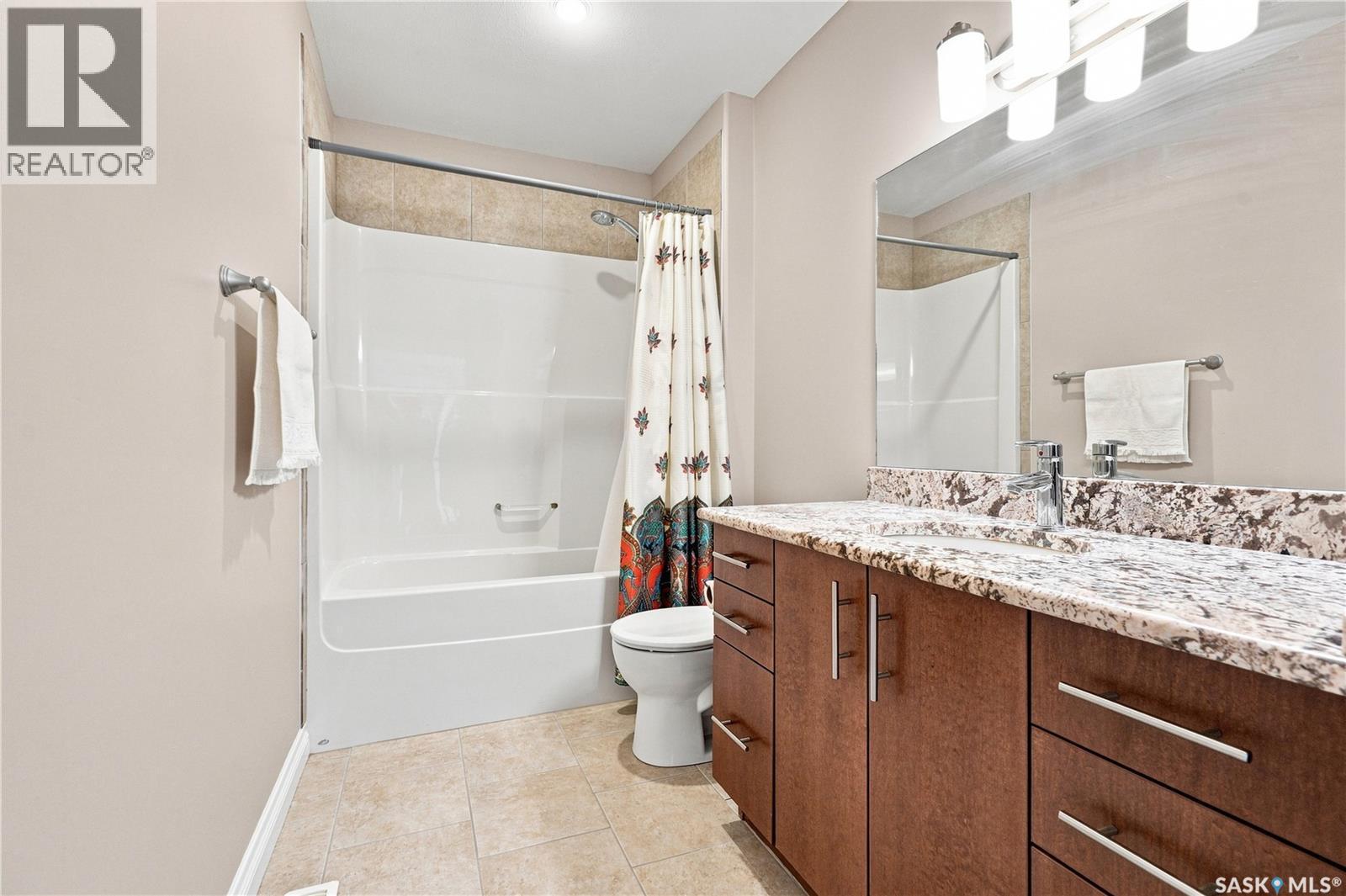 315 Waters Crescent, Saskatoon, SK - Indoor Photo Showing Bathroom