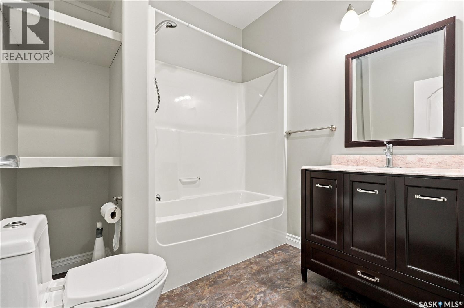 315 Waters Crescent, Saskatoon, SK - Indoor Photo Showing Bathroom