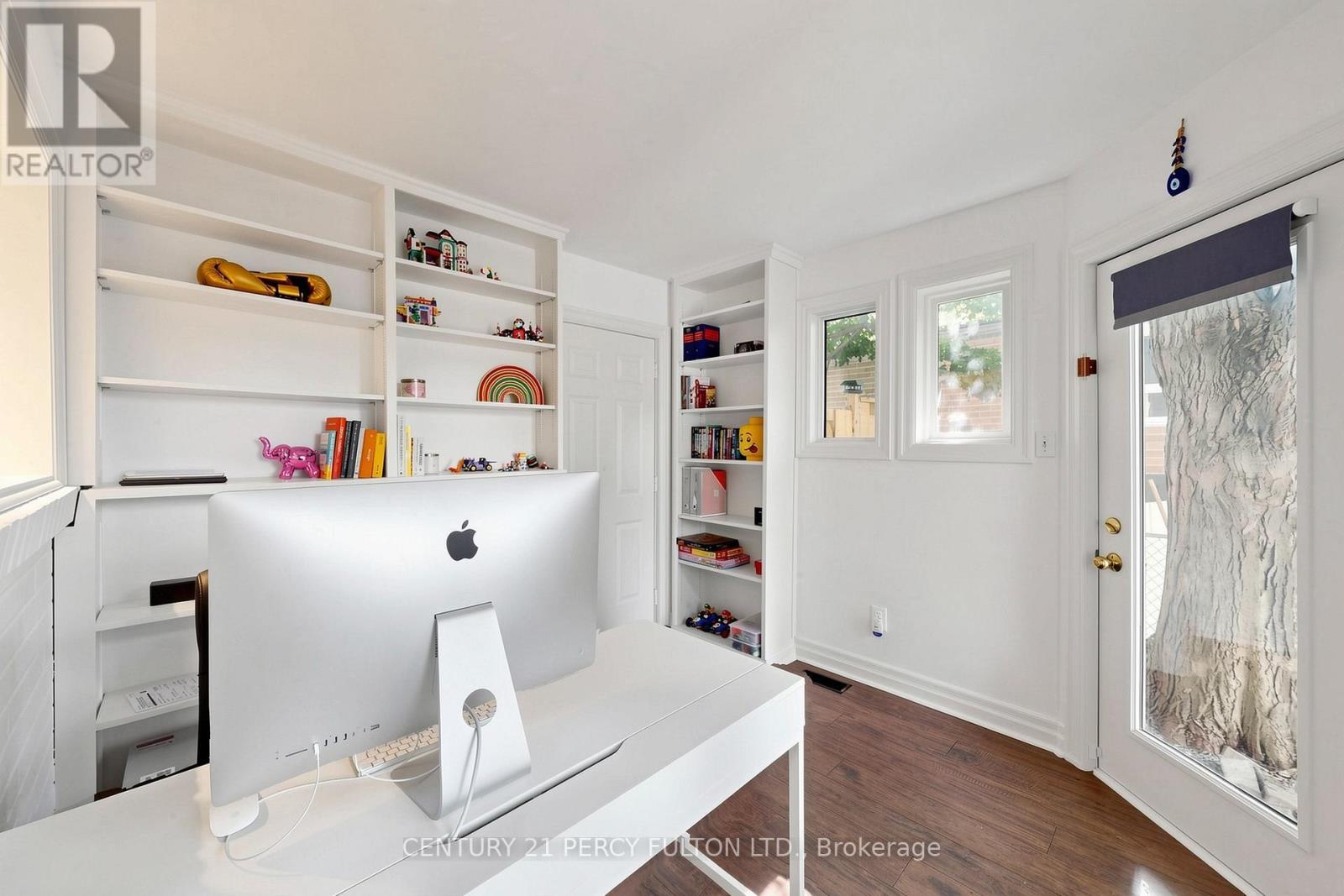 10 Devins Drive, Aurora, ON - Indoor Photo Showing Other Room
