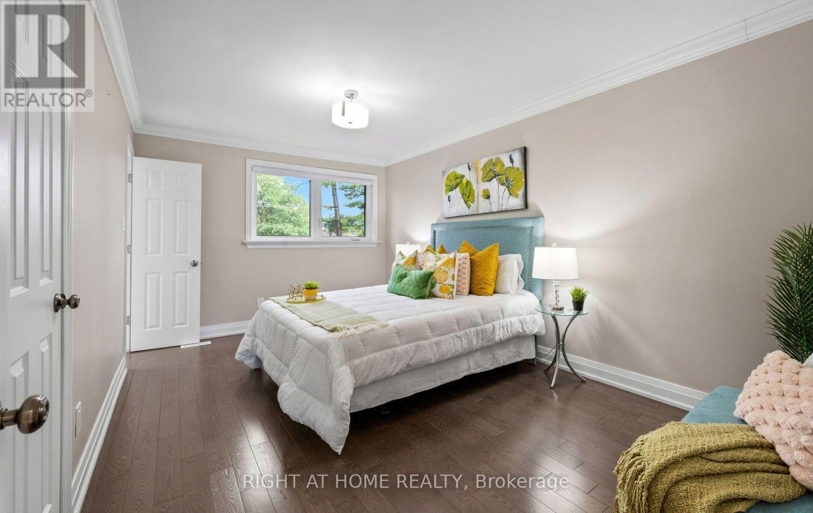 5491 Schueller Crescent, Burlington, ON - Indoor Photo Showing Bedroom