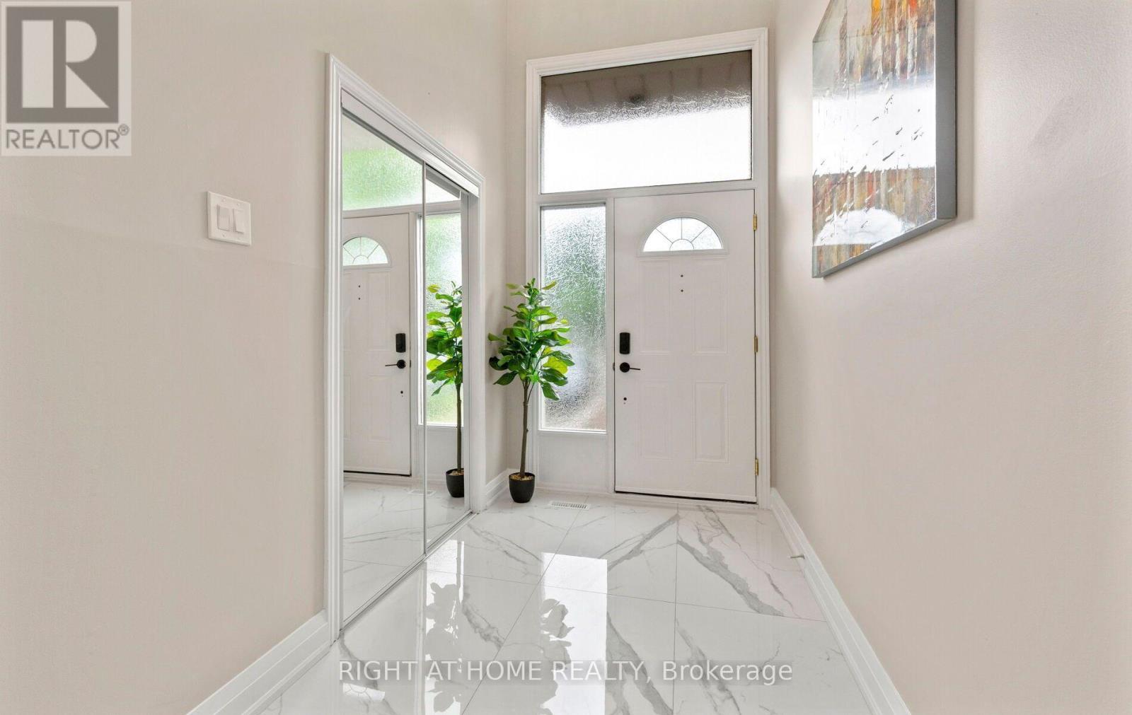 5491 Schueller Crescent, Burlington, ON - Indoor Photo Showing Other Room