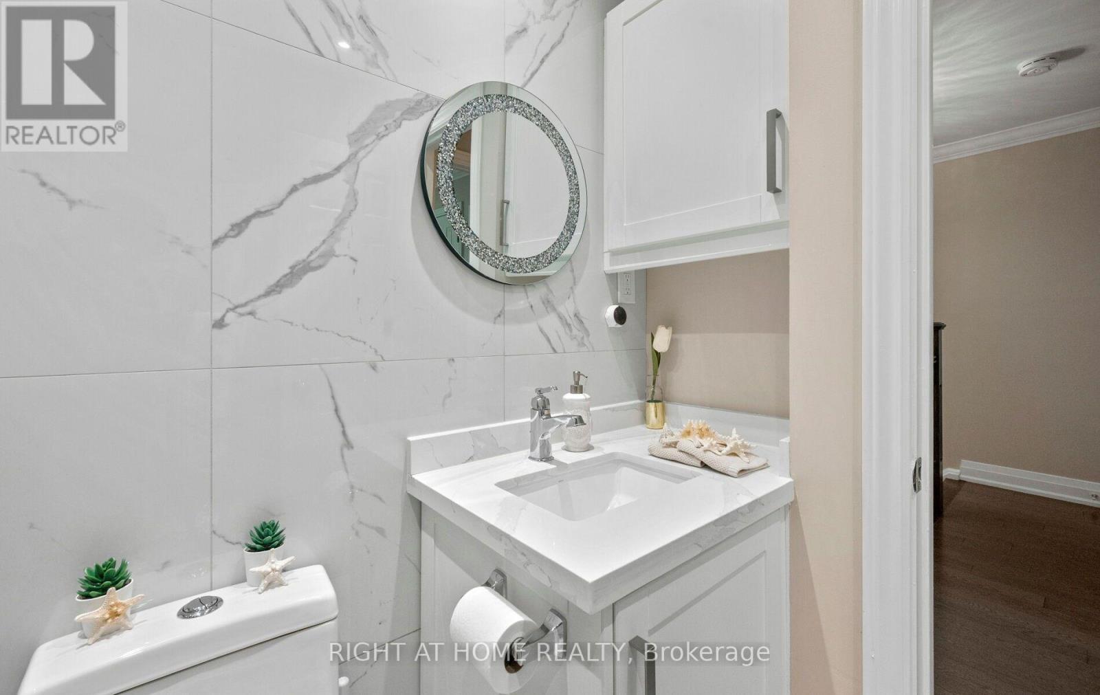 5491 Schueller Crescent, Burlington, ON - Indoor Photo Showing Bathroom