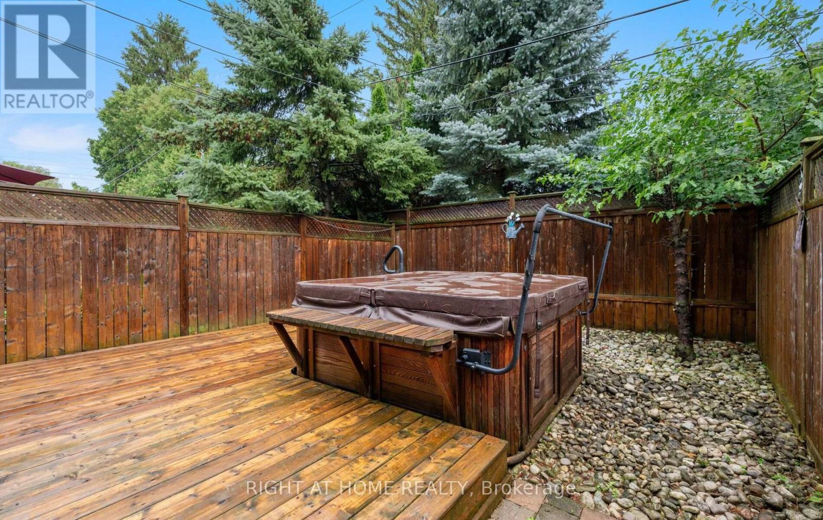 5491 Schueller Crescent, Burlington, ON - Outdoor