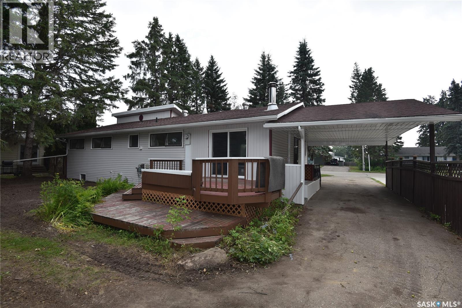 413 Maple Road E, Nipawin, SK - Outdoor With Deck Patio Veranda