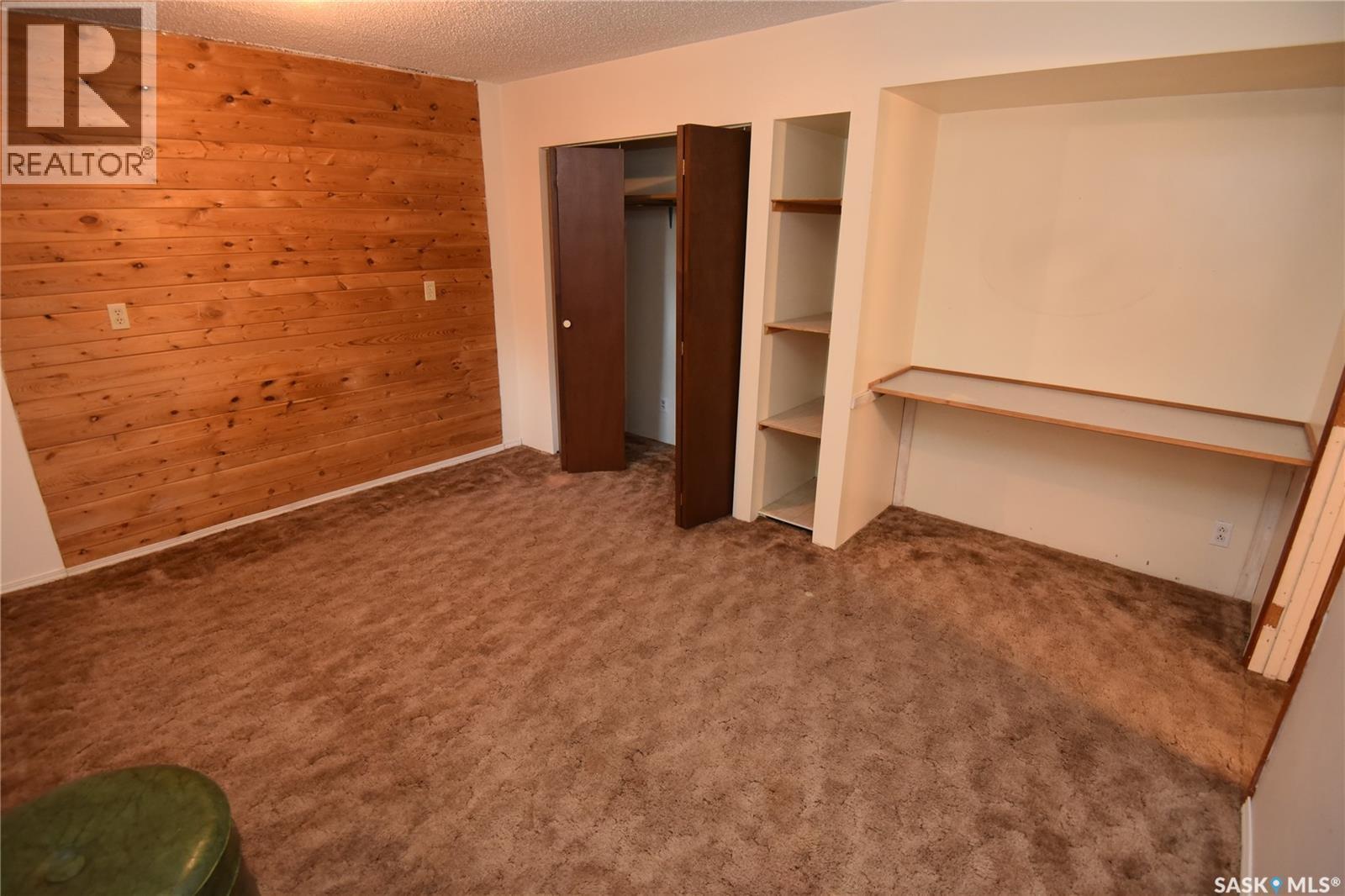 413 Maple Road E, Nipawin, SK - Indoor Photo Showing Other Room