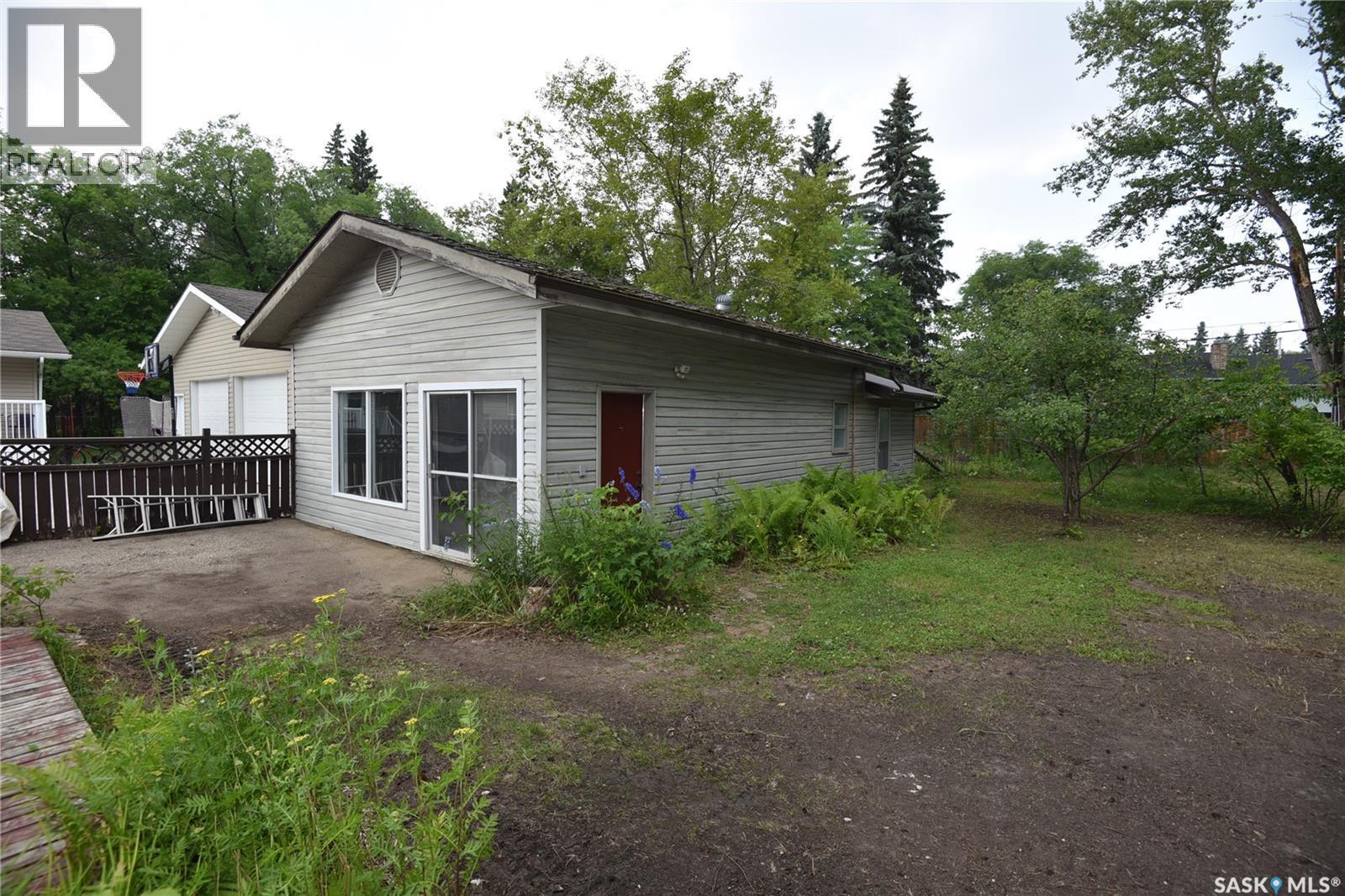 413 Maple Road E, Nipawin, SK - Outdoor