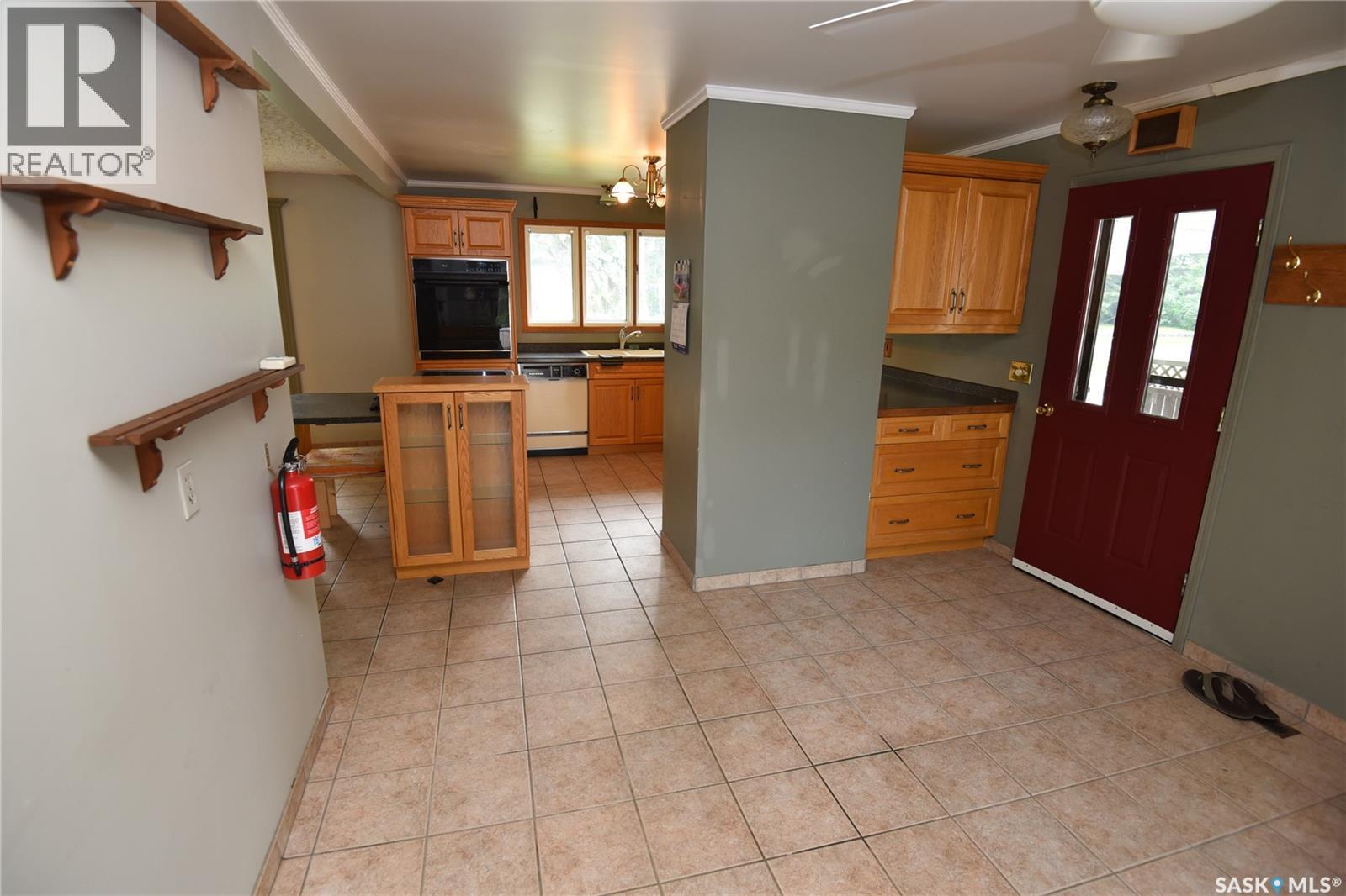 413 Maple Road E, Nipawin, SK - Indoor Photo Showing Other Room