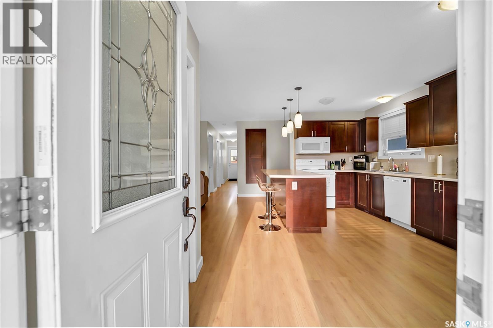 13 Carleton Drive, Saskatoon, SK - Indoor Photo Showing Kitchen With Upgraded Kitchen