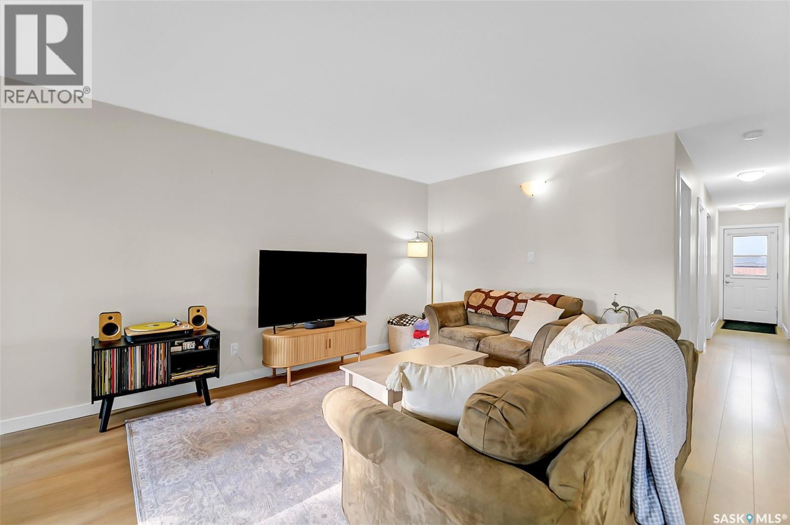 13 Carleton Drive, Saskatoon, SK - Indoor Photo Showing Living Room