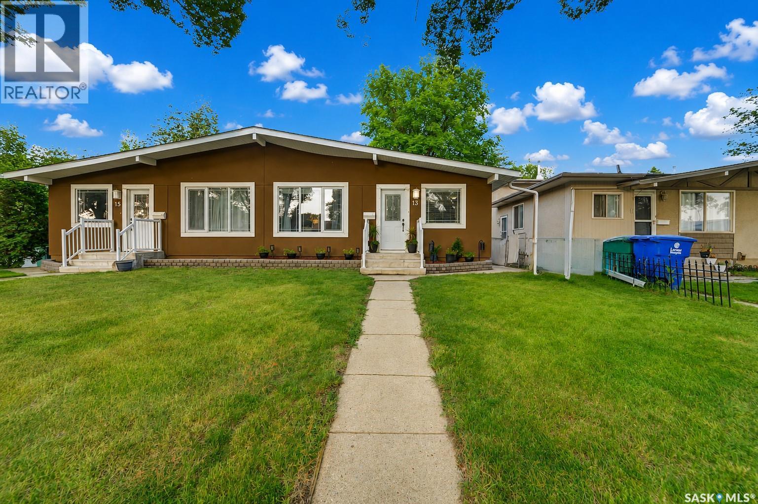 13 Carleton Drive, Saskatoon, SK - Outdoor
