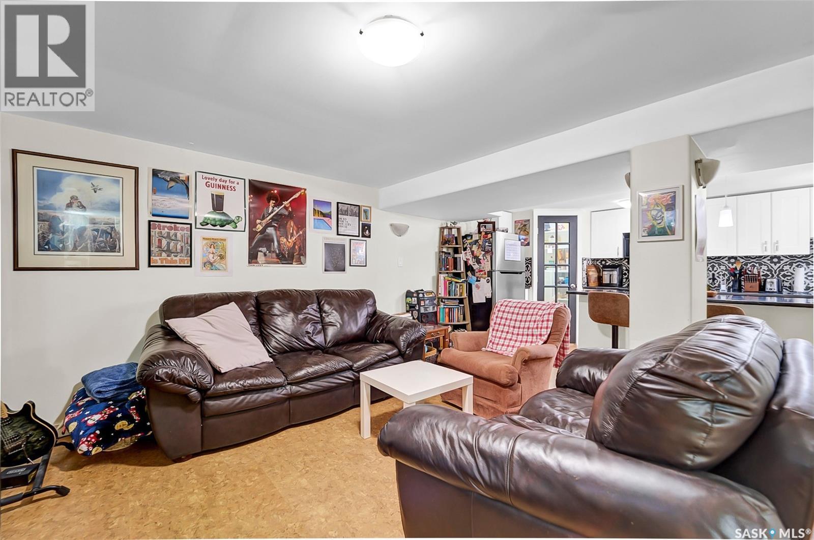 13 Carleton Drive, Saskatoon, SK - Indoor Photo Showing Living Room
