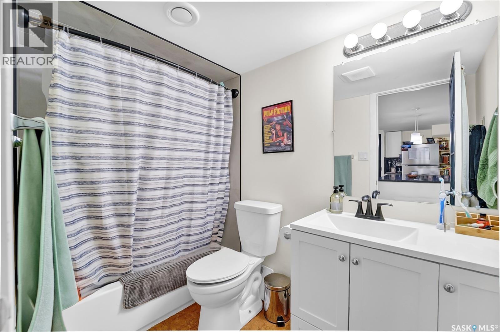 13 Carleton Drive, Saskatoon, SK - Indoor Photo Showing Bathroom