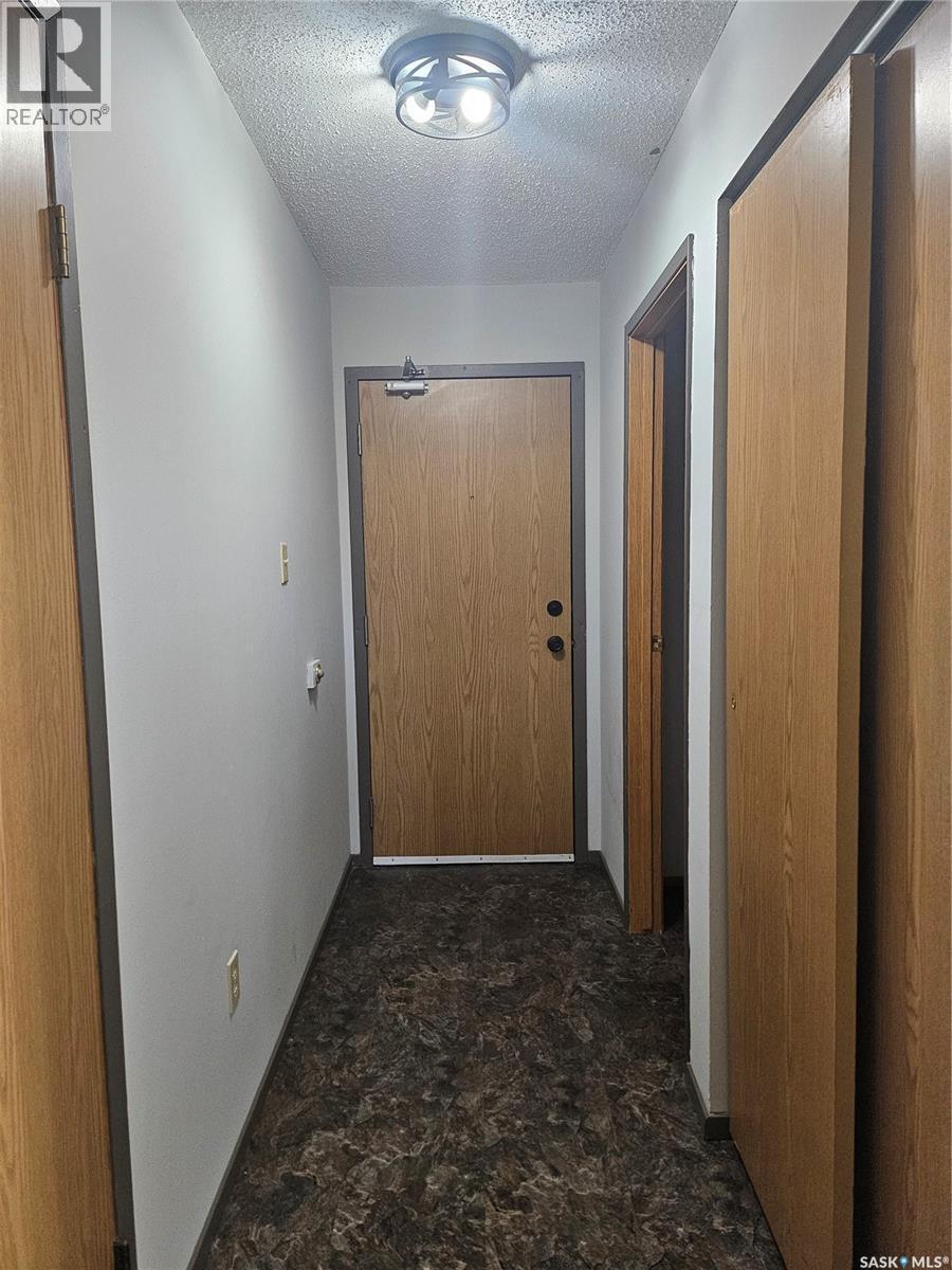 205 306 Perkins Street, Estevan, SK - Indoor Photo Showing Other Room