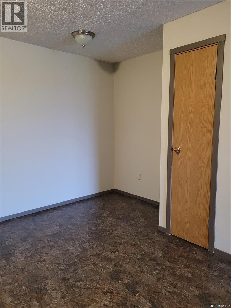 205 306 Perkins Street, Estevan, SK - Indoor Photo Showing Other Room
