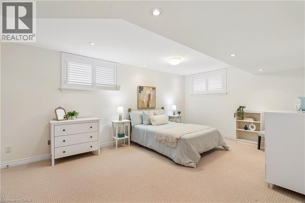 19 Simmonds Drive Unit# 8, Guelph, ON - Indoor Photo Showing Bedroom