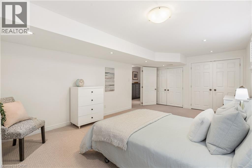 19 Simmonds Drive Unit# 8, Guelph, ON - Indoor Photo Showing Bedroom