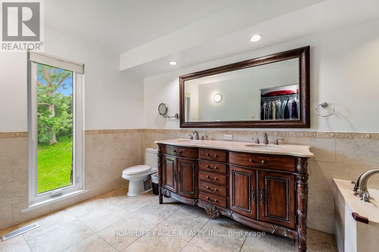 5803 3Rd Line, New Tecumseth, ON - Indoor Photo Showing Bathroom
