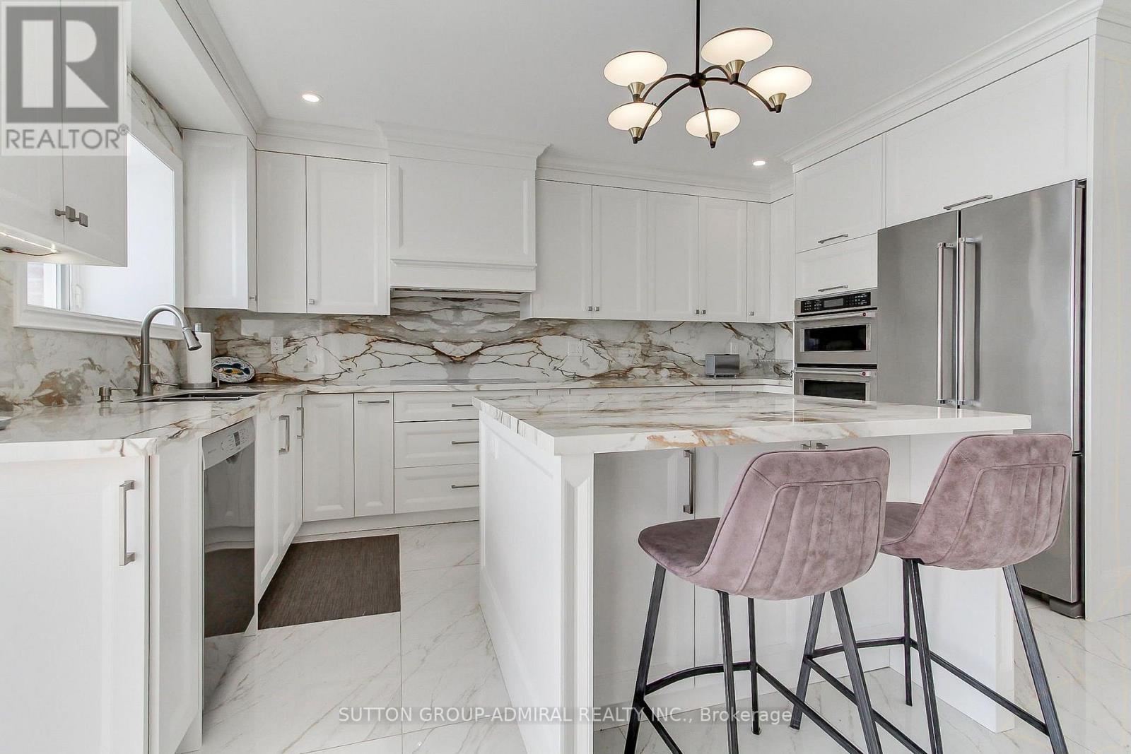 7205 19Th Side Road, King, ON - Indoor Photo Showing Kitchen With Upgraded Kitchen
