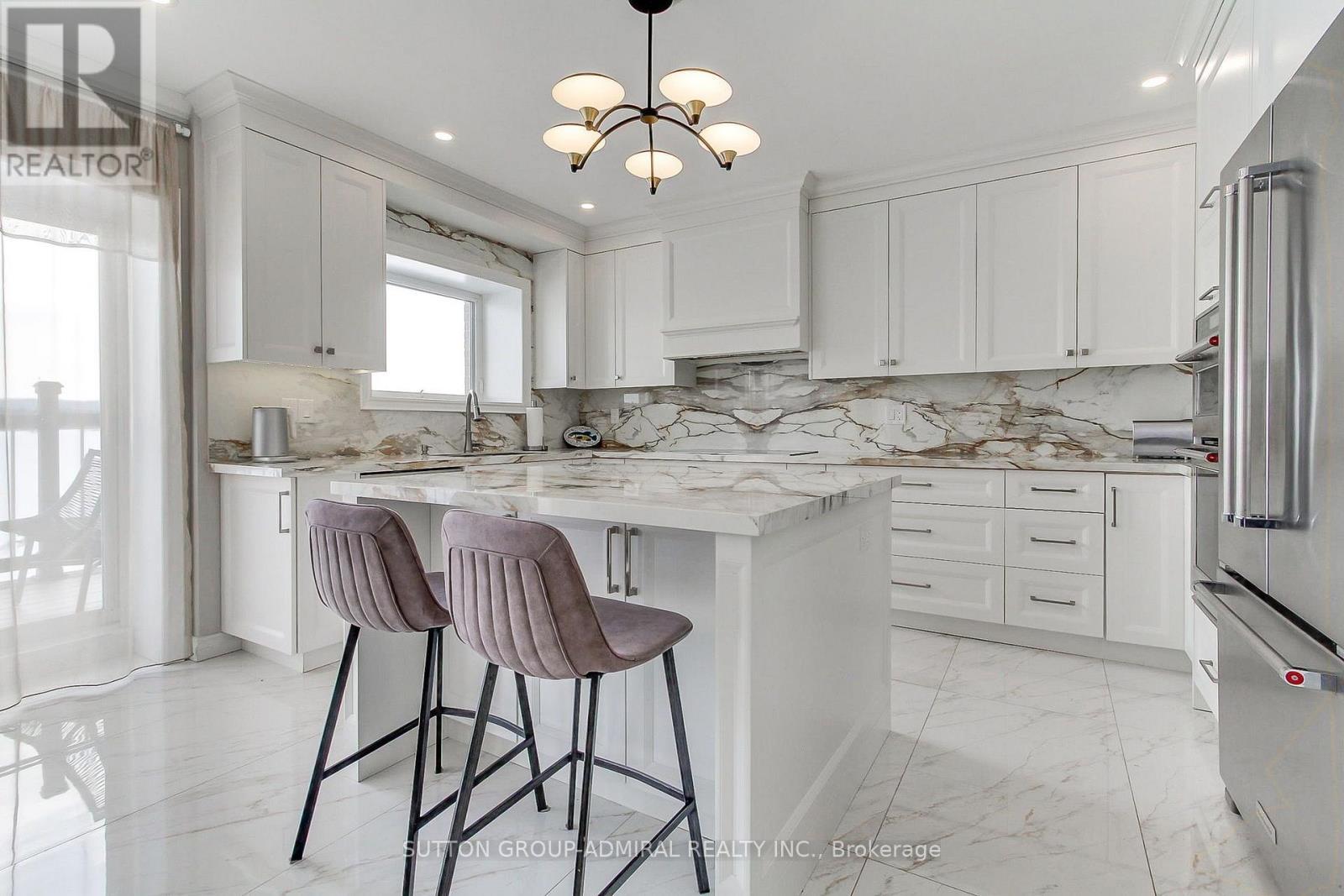 7205 19Th Side Road, King, ON - Indoor Photo Showing Kitchen With Upgraded Kitchen