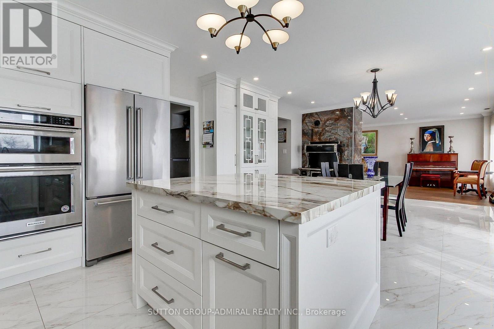 7205 19Th Side Road, King, ON - Indoor Photo Showing Kitchen With Upgraded Kitchen