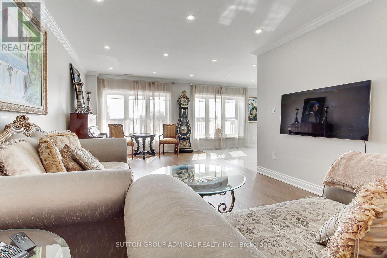 7205 19Th Side Road, King, ON - Indoor Photo Showing Living Room