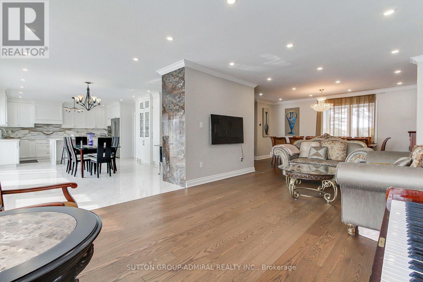 7205 19Th Side Road, King, ON - Indoor Photo Showing Living Room