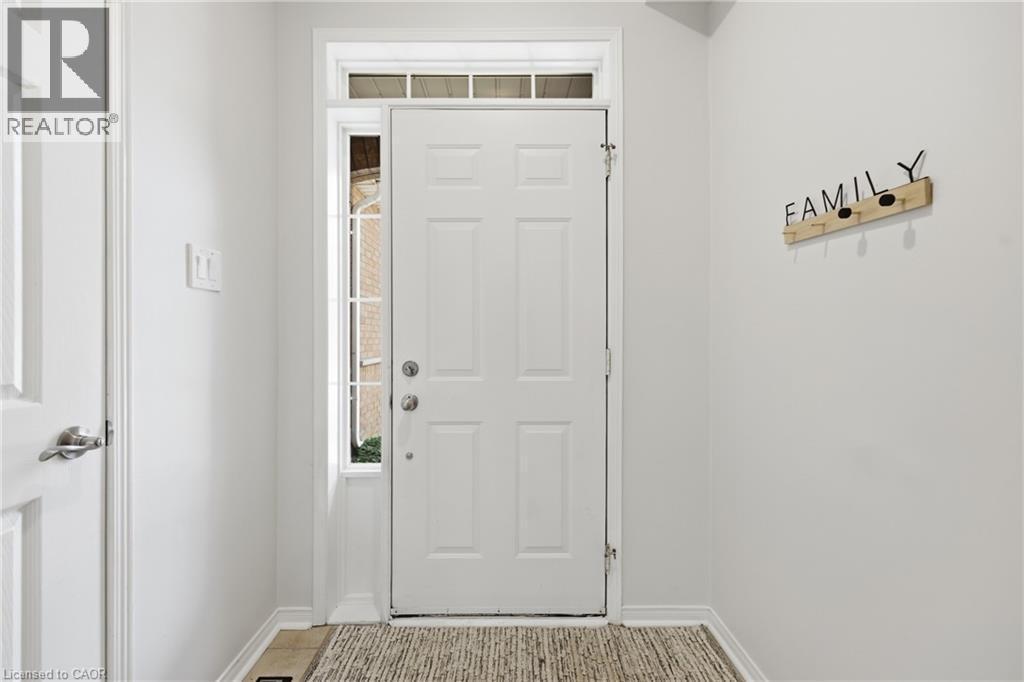 10 Davidson Boulevard Unit# 24, Dundas, ON - Indoor Photo Showing Other Room