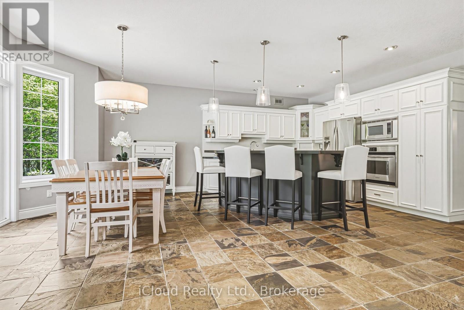 845 Hidden Valley Road, Kitchener, ON - Indoor Photo Showing Dining Room