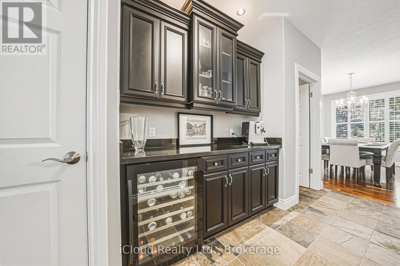 845 Hidden Valley Road, Kitchener, ON - Indoor