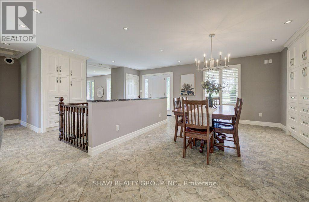 3335 Lobsinger Line, Wellesley, ON - Indoor Photo Showing Dining Room