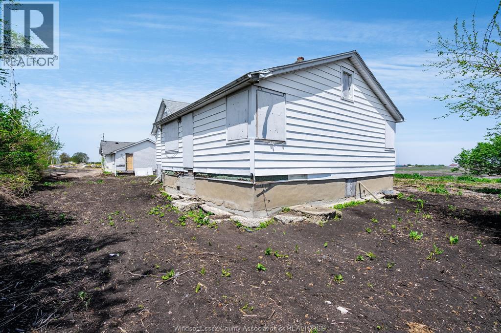 1833 Mersea Rd E, Leamington, ON - Outdoor