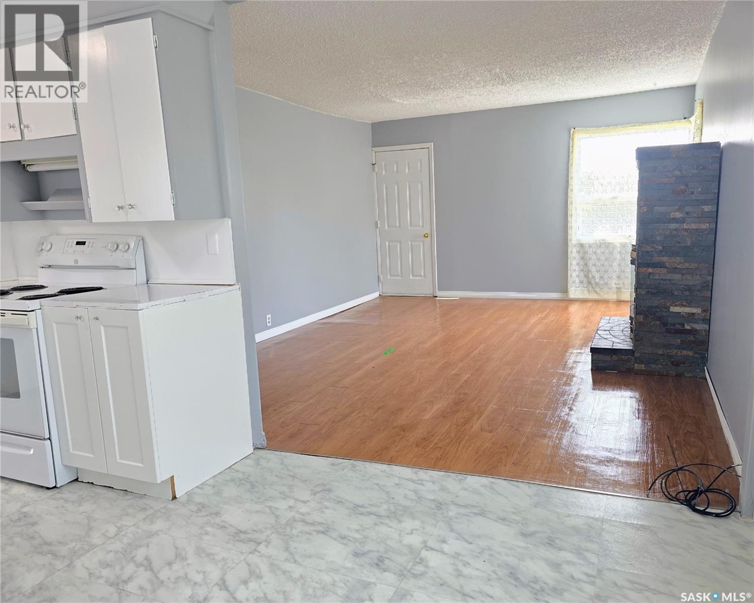 116 2Nd Avenue, Meacham, SK - Indoor Photo Showing Kitchen