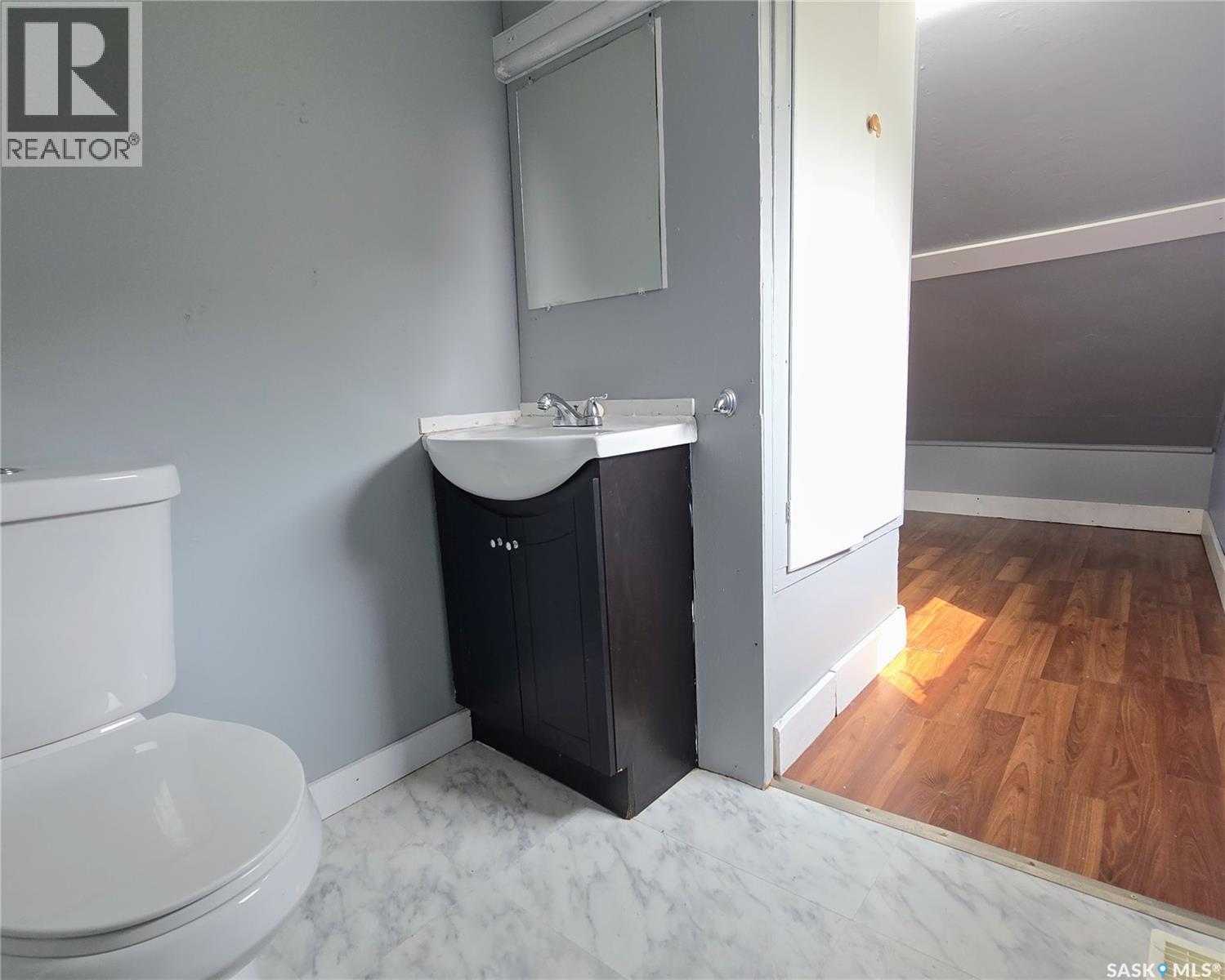 116 2Nd Avenue, Meacham, SK - Indoor Photo Showing Bathroom