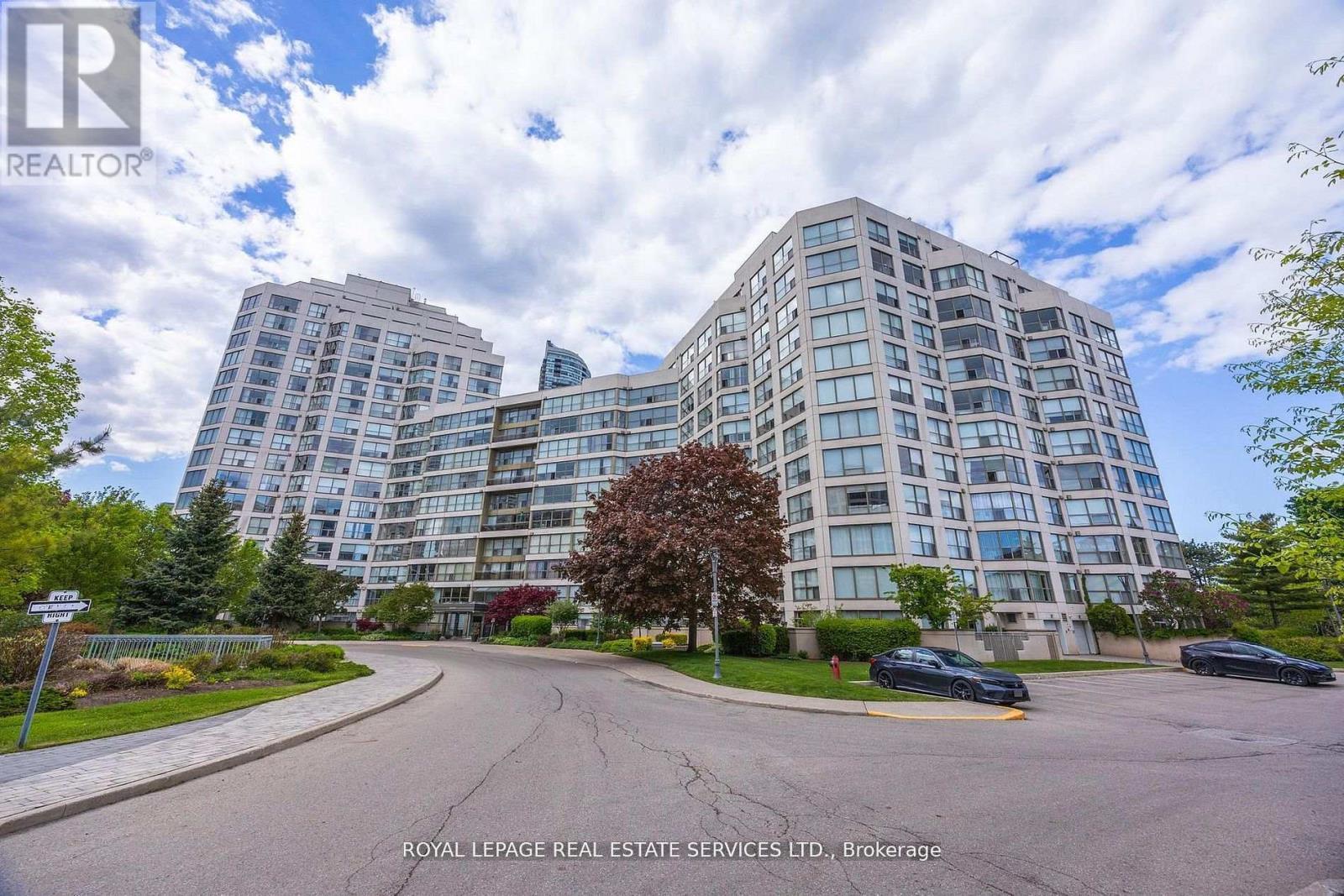 1010 - 2261 Lake Shore Boulevard W, Toronto, ON - Outdoor With Facade