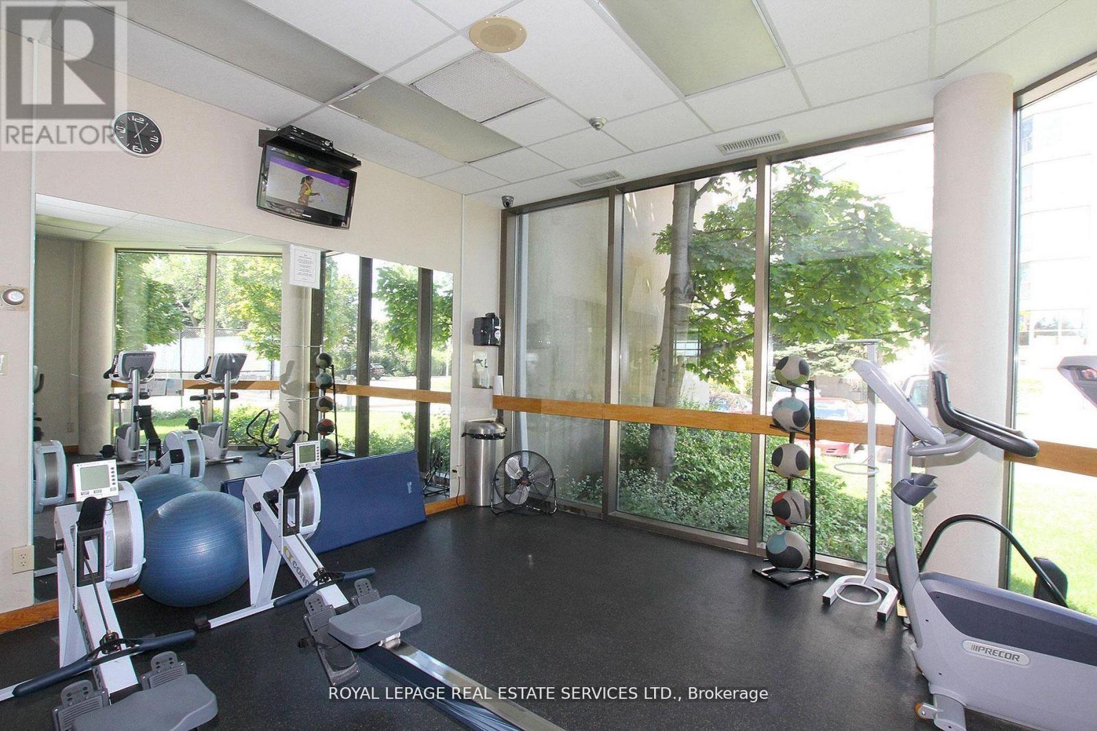 1010 - 2261 Lake Shore Boulevard W, Toronto, ON - Indoor Photo Showing Gym Room