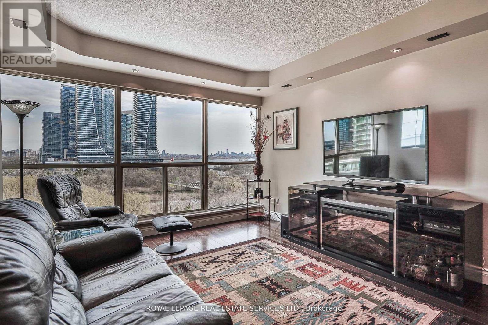 1010 - 2261 Lake Shore Boulevard W, Toronto, ON - Indoor Photo Showing Other Room
