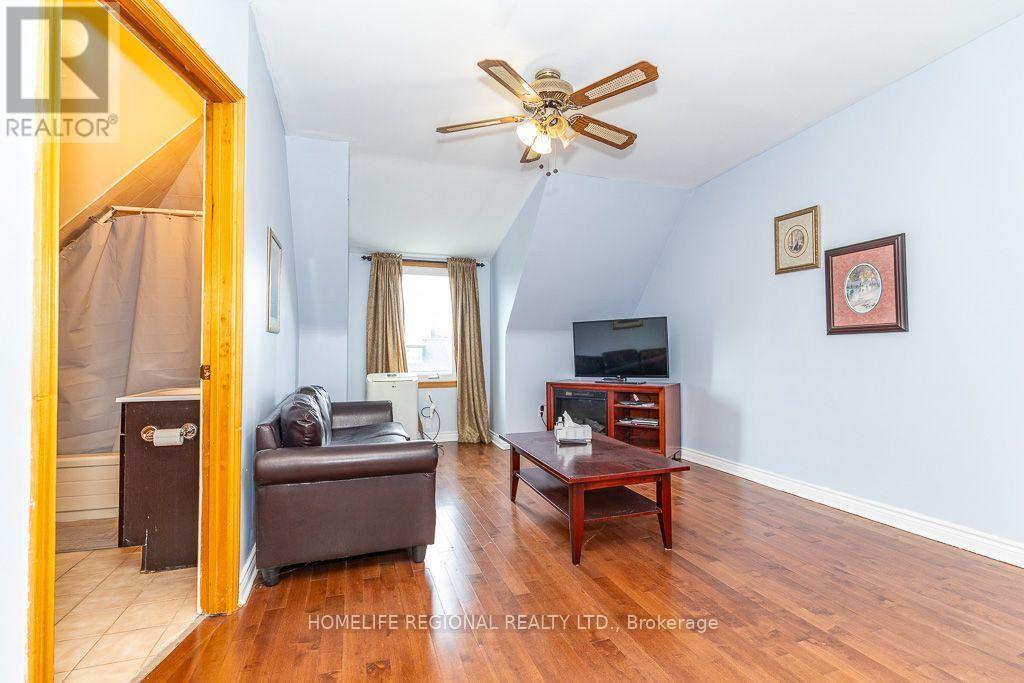 110 Grace Street, Toronto, ON - Indoor