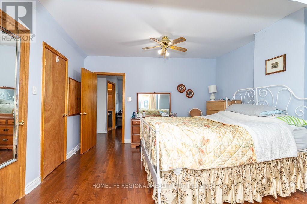 110 Grace Street, Toronto, ON - Indoor Photo Showing Bedroom