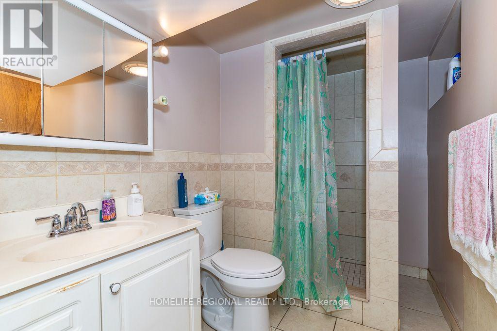 110 Grace Street, Toronto, ON - Indoor Photo Showing Bathroom