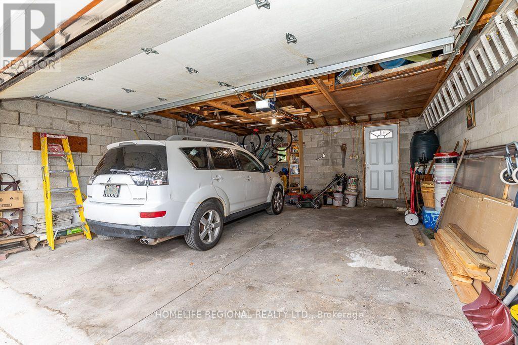 110 Grace Street, Toronto, ON - Indoor Photo Showing Garage
