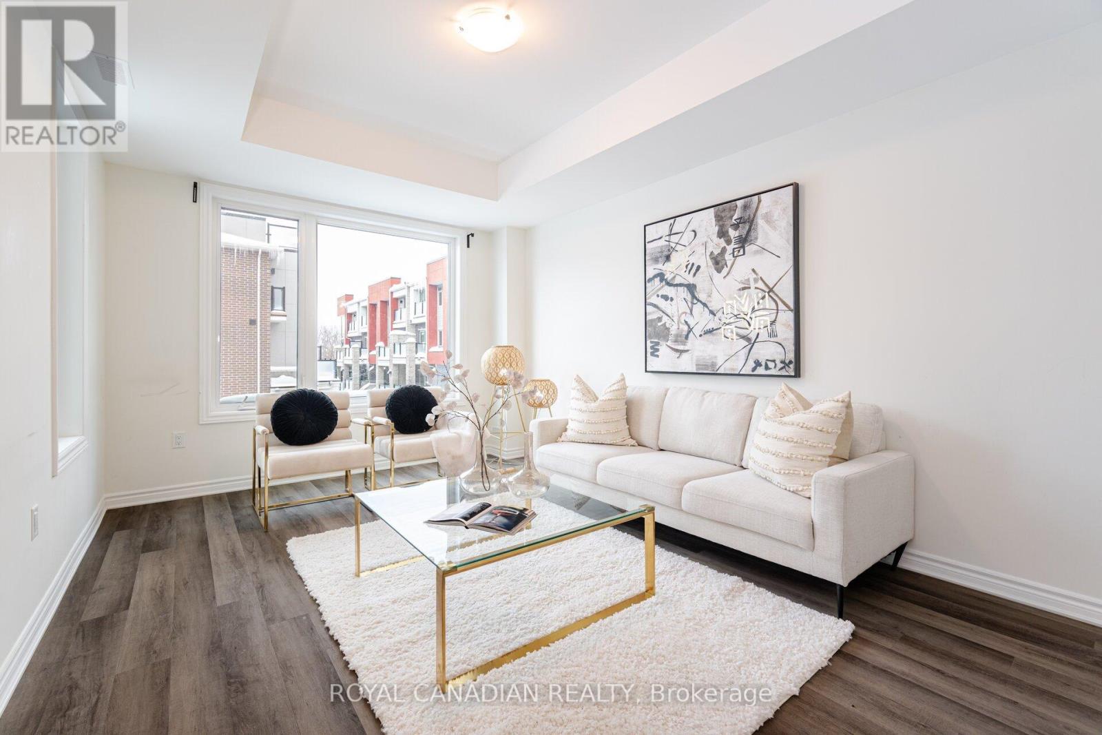 401 - 1034 Reflection Place, Pickering, ON - Indoor Photo Showing Living Room