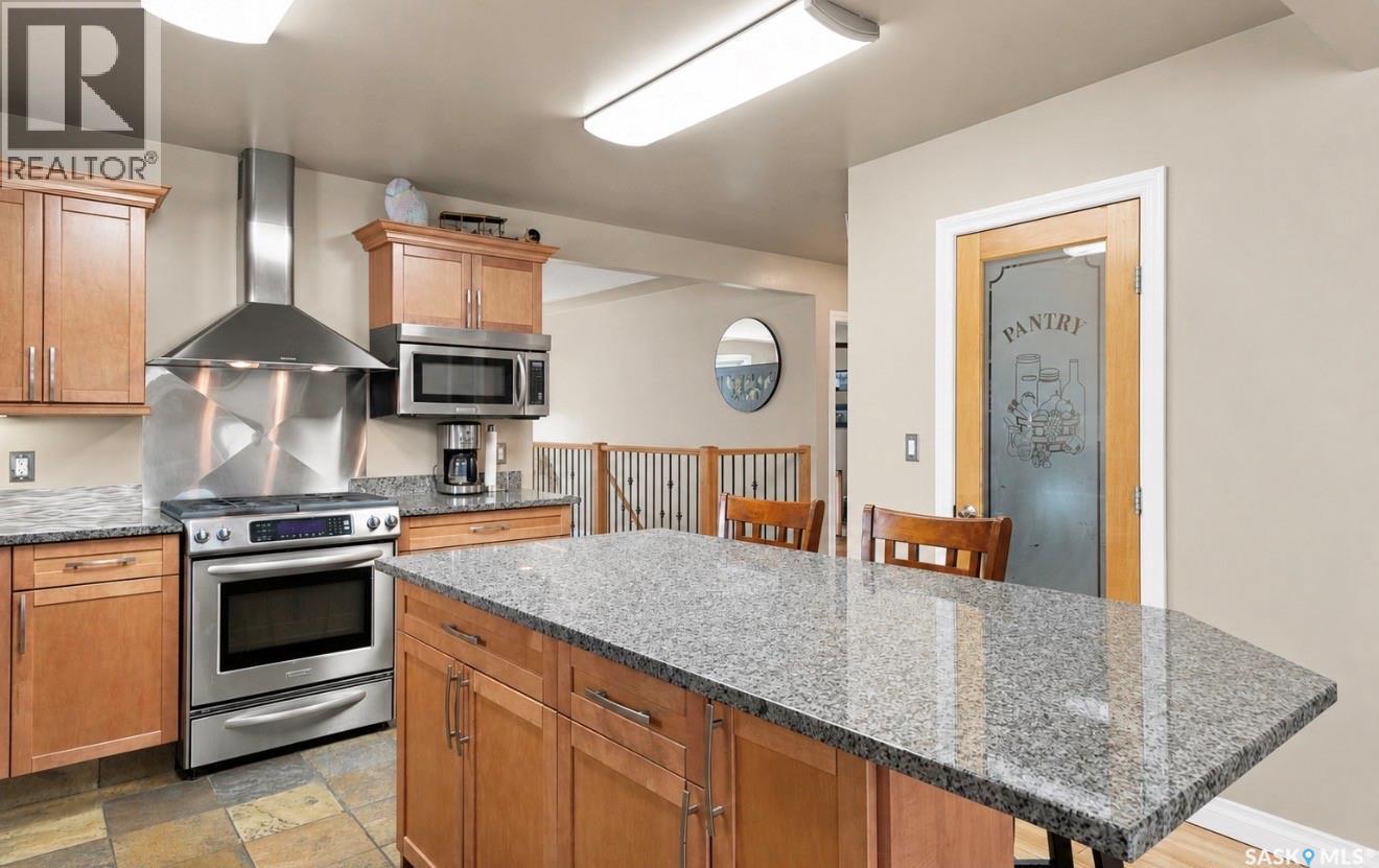 1201 Spadina Crescent W, Saskatoon, SK - Indoor Photo Showing Kitchen