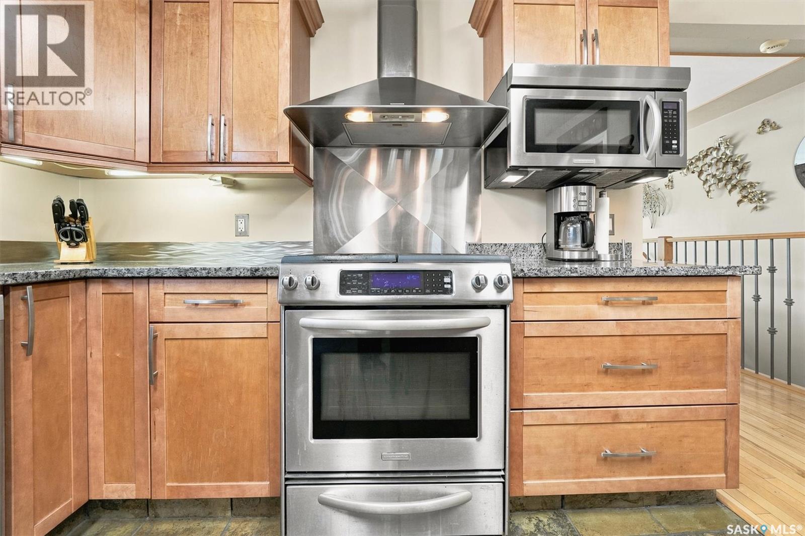 1201 Spadina Crescent W, Saskatoon, SK - Indoor Photo Showing Kitchen