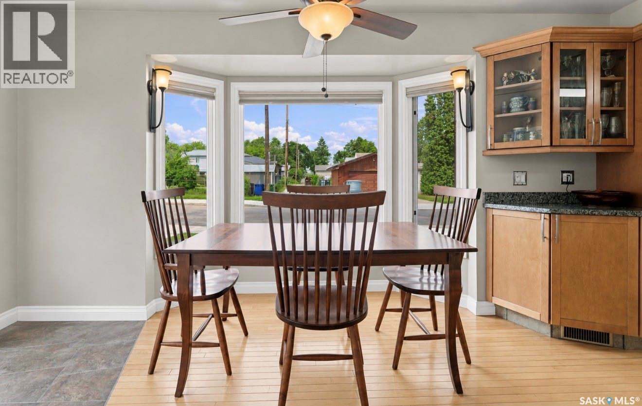 1201 Spadina Crescent W, Saskatoon, SK - Indoor Photo Showing Dining Room