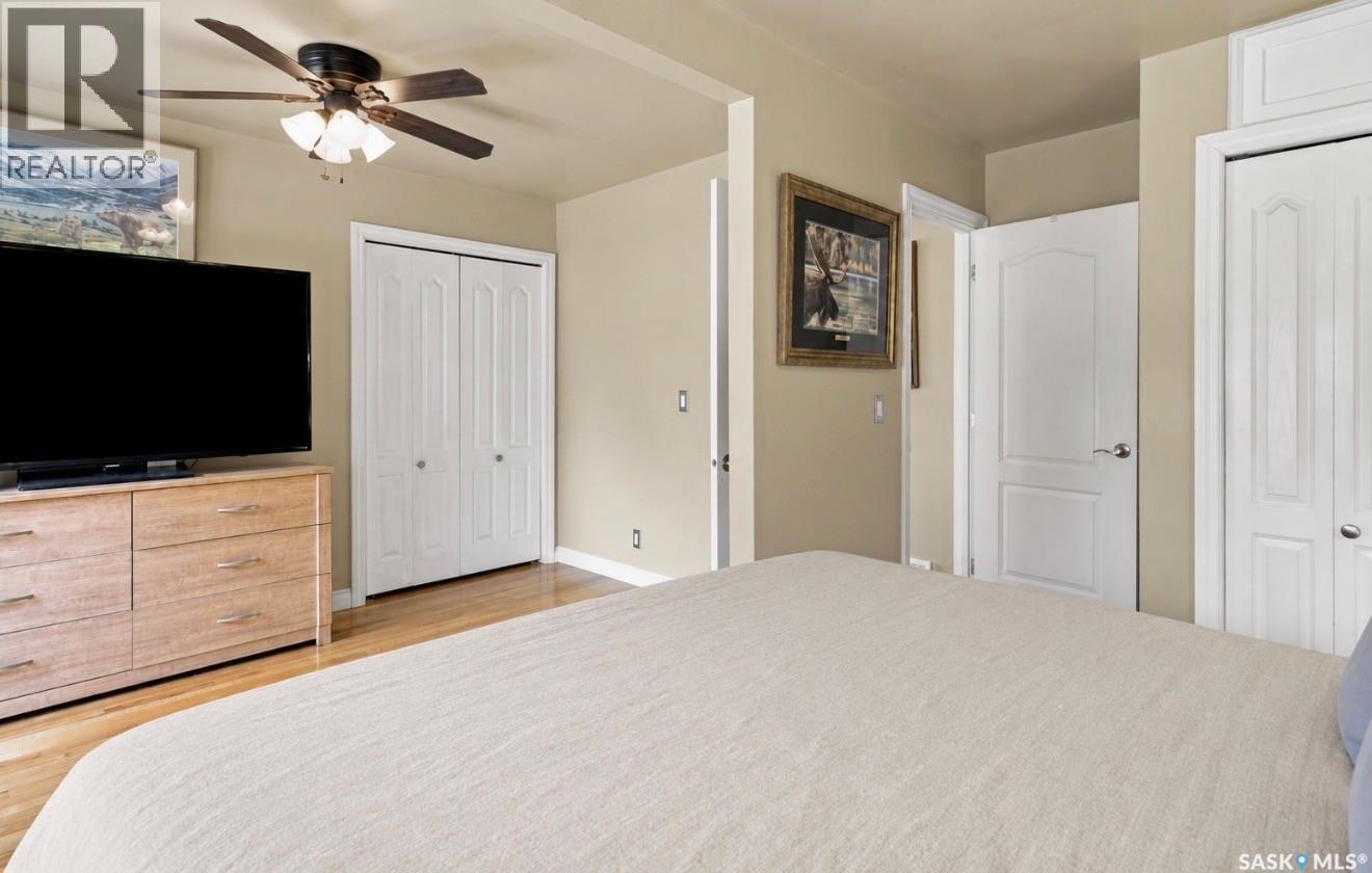 1201 Spadina Crescent W, Saskatoon, SK - Indoor Photo Showing Bedroom