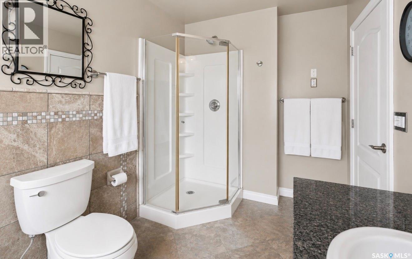 1201 Spadina Crescent W, Saskatoon, SK - Indoor Photo Showing Bathroom